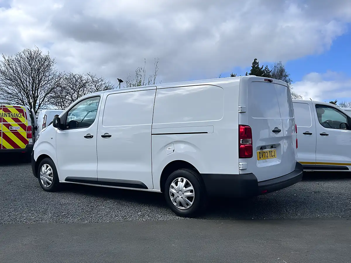 Used 2022 Vauxhall Vivaro Dynamic White - Interior and Exterior details 7