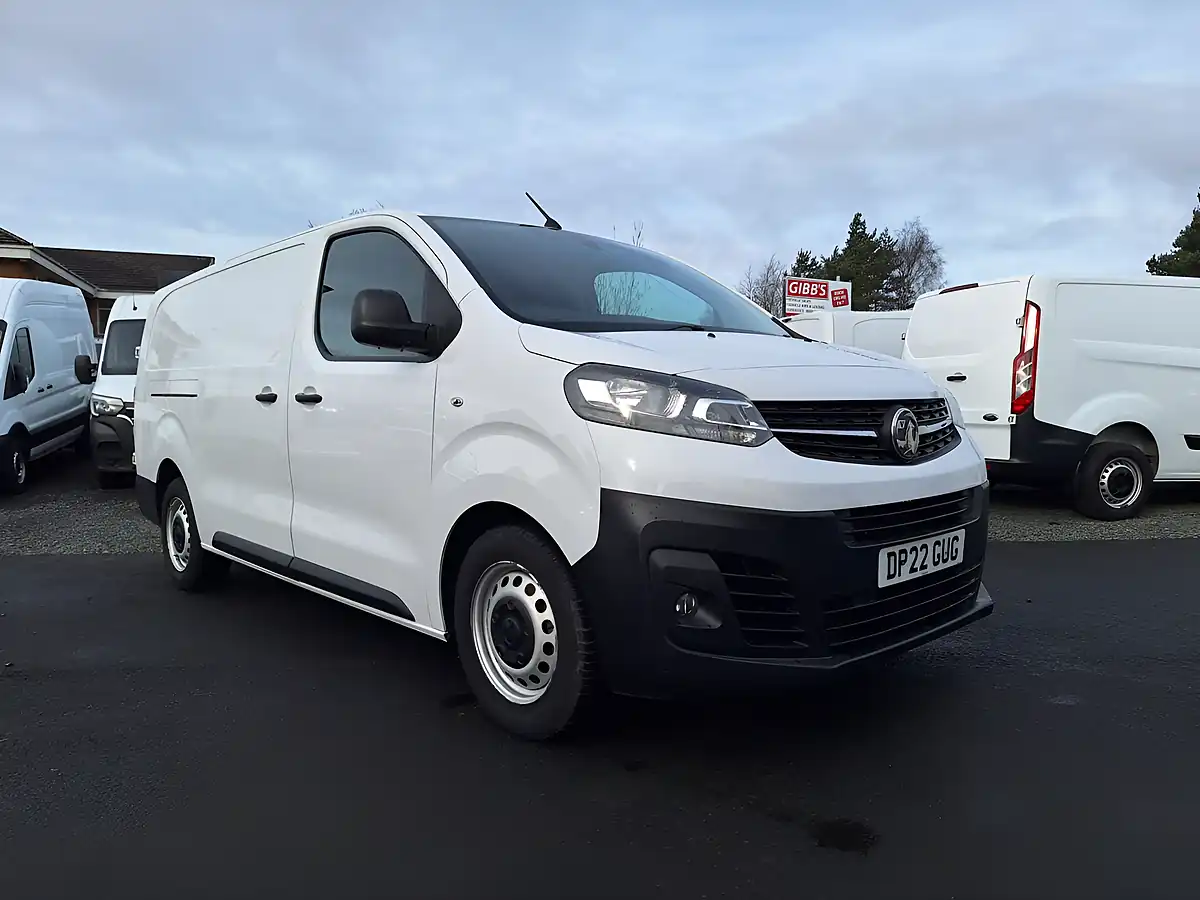 Used 2022 Vauxhall Vivaro Dynamic White - Front View