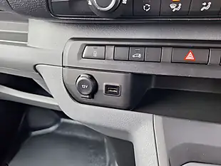 Used 2022 Vauxhall Vivaro Dynamic White - Interior and Exterior details 17
