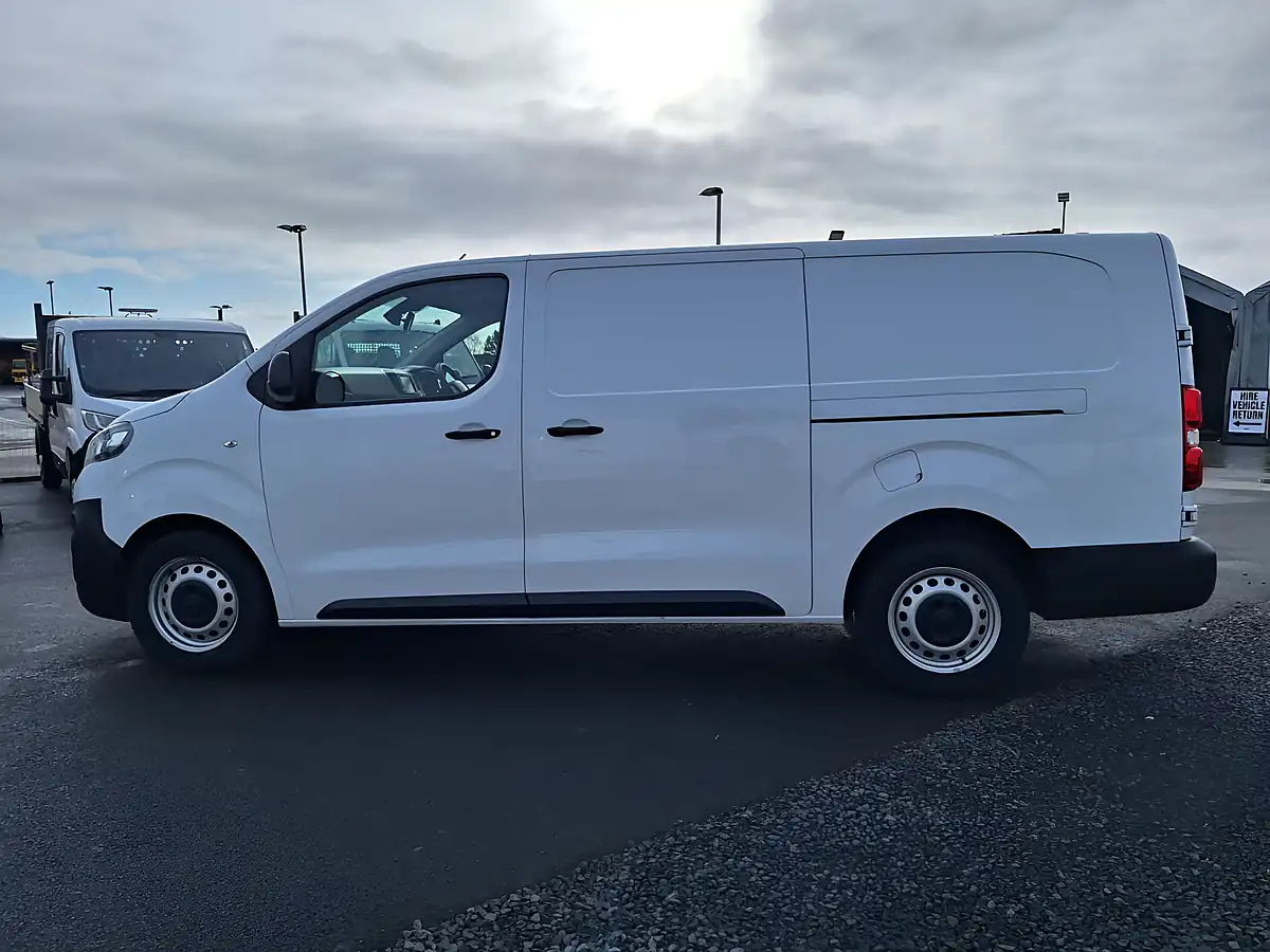 Used 2022 Vauxhall Vivaro Dynamic White - Interior and Exterior details 6
