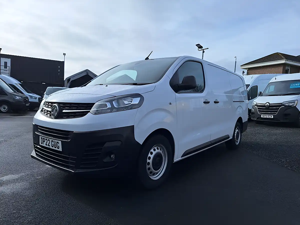 Used 2022 Vauxhall Vivaro Dynamic White - Interior and Exterior details 7