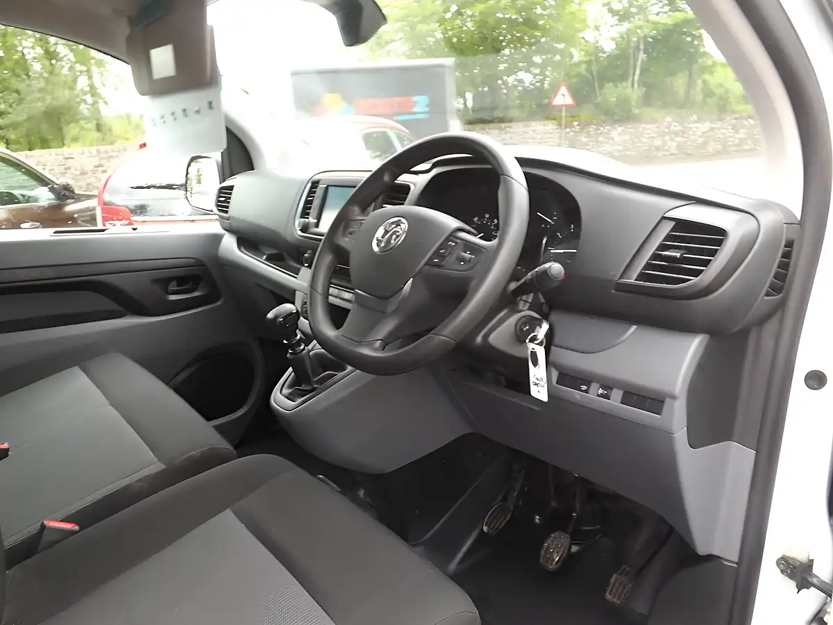 Used 2022 Vauxhall Vivaro Dynamic White - Interior and Exterior details 12