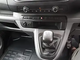 Used 2022 Vauxhall Vivaro Dynamic White - Interior and Exterior details 18