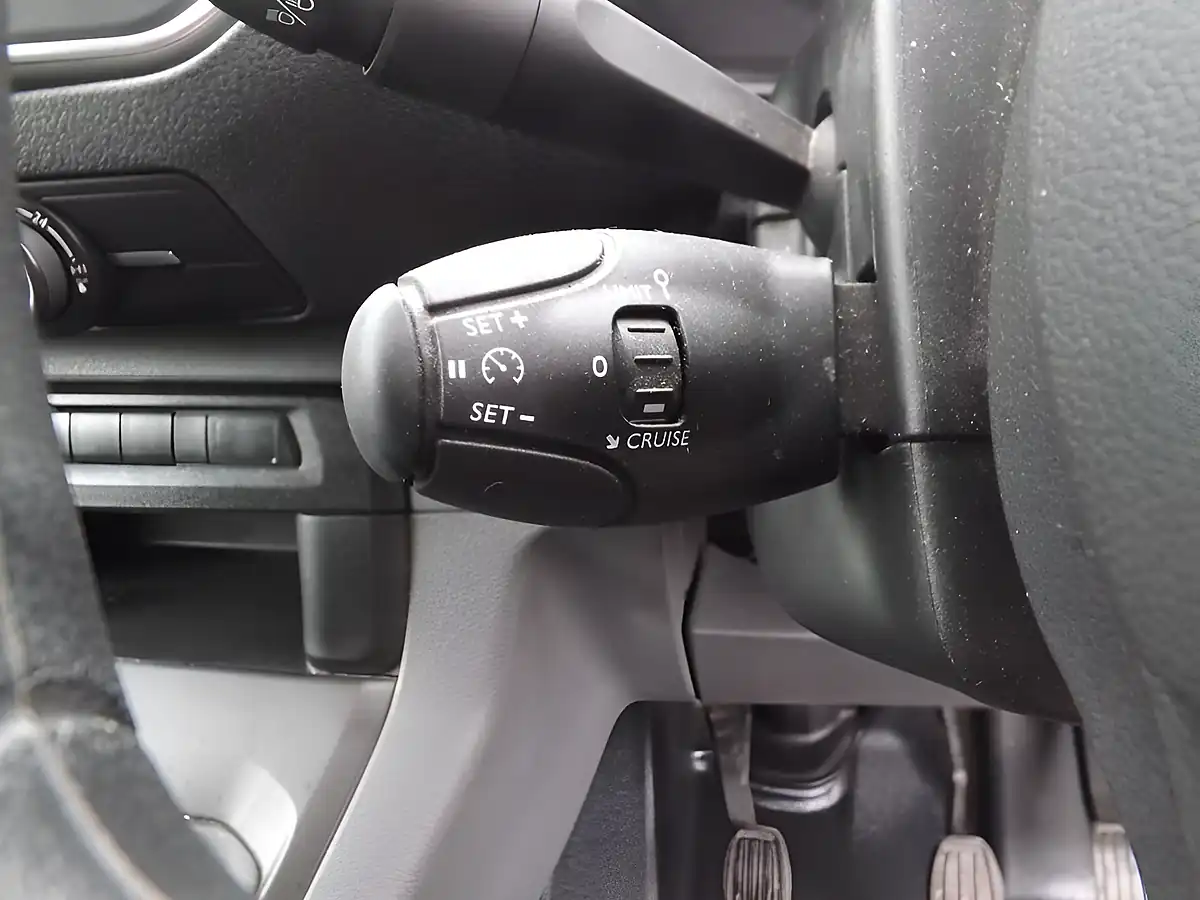 Used 2022 Vauxhall Vivaro Dynamic White - Interior and Exterior details 19