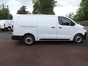 Used 2022 Vauxhall Vivaro Dynamic White - Interior and Exterior details 7