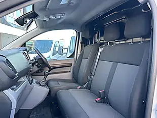 Used 2022 Vauxhall Vivaro Dynamic White - Interior and Exterior details 12