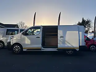 Used 2022 Vauxhall Vivaro Dynamic White - Interior and Exterior details 13