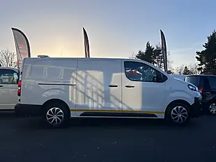 Used 2022 Vauxhall Vivaro Dynamic White - Interior and Exterior details 3