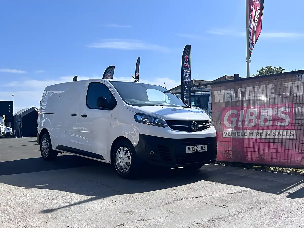 Used 2022 Vauxhall Vivaro Dynamic White - Front View