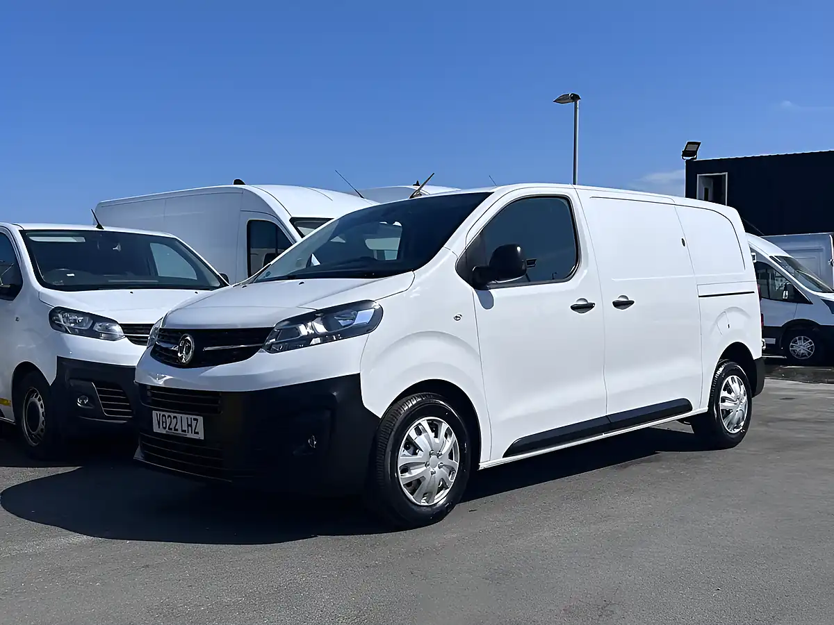 Used 2022 Vauxhall Vivaro Dynamic White - Interior and Exterior details 8