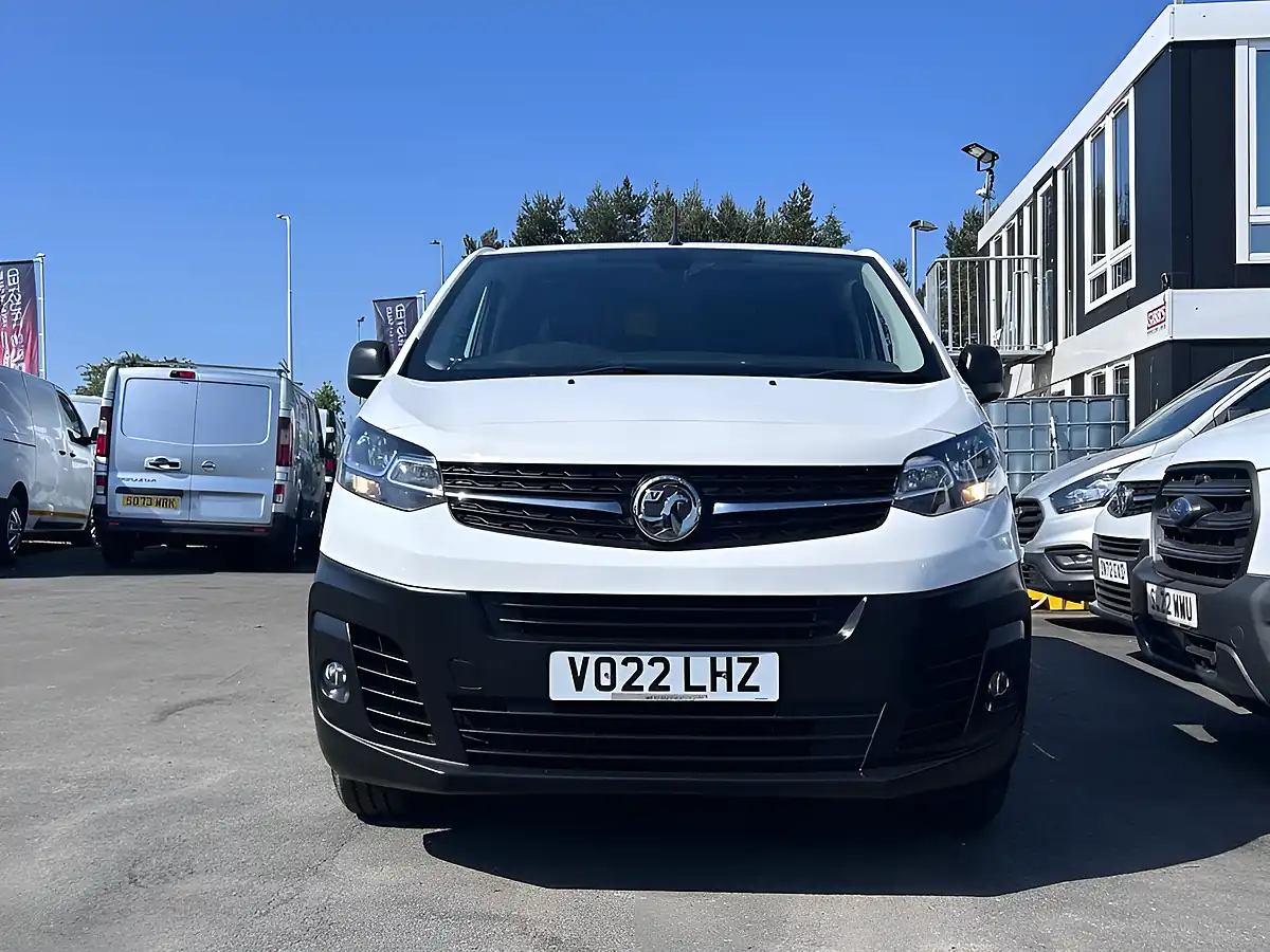 Used 2022 Vauxhall Vivaro Dynamic White - Interior and Exterior details 9