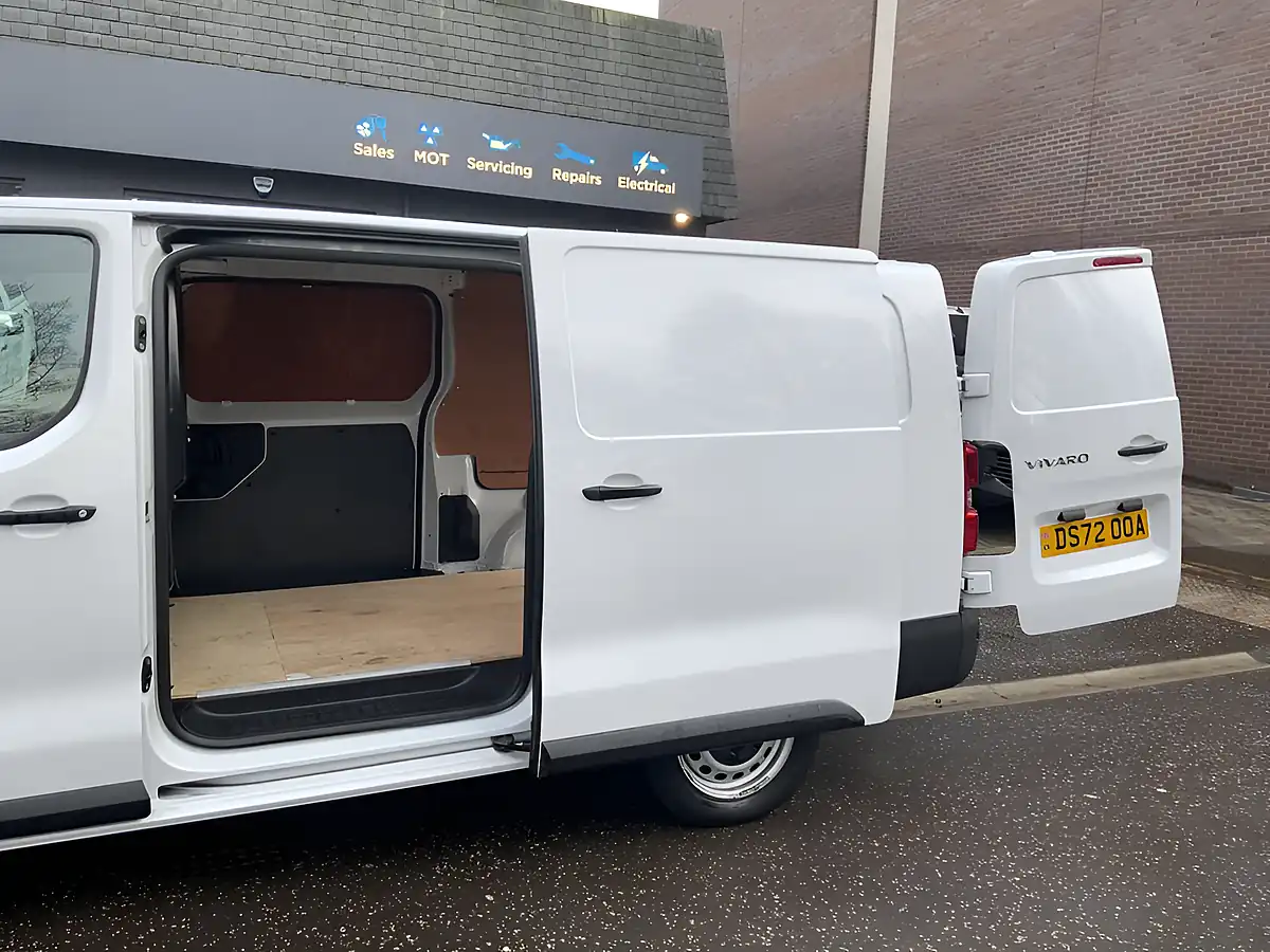 Used 2022 Vauxhall Vivaro Dynamic White - Interior and Exterior details 10