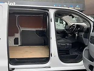 Used 2022 Vauxhall Vivaro Dynamic White - Interior and Exterior details 16