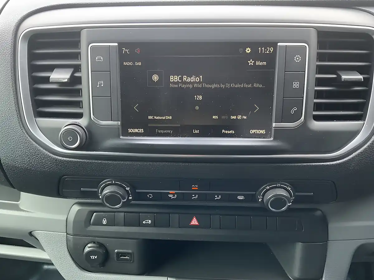 Used 2022 Vauxhall Vivaro Dynamic White - Interior and Exterior details 19