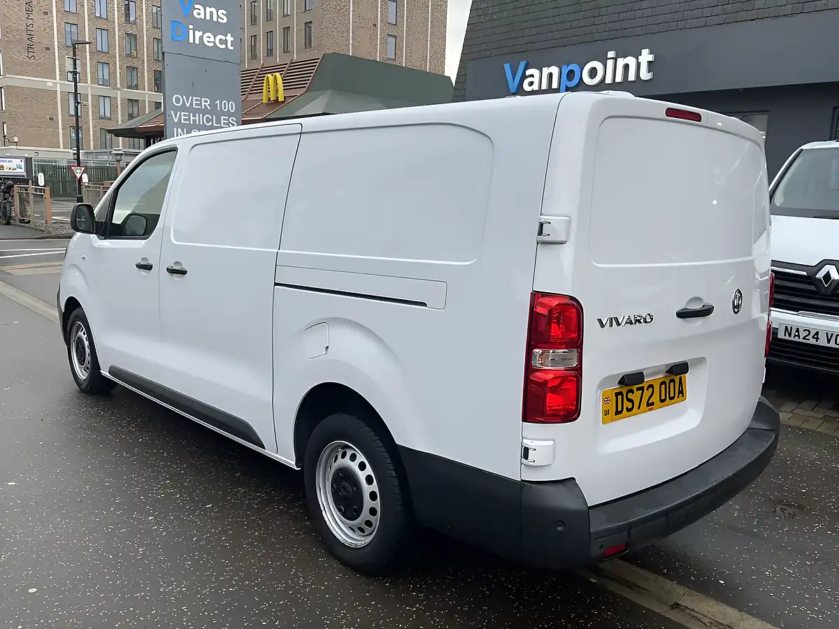 Used 2022 Vauxhall Vivaro Dynamic White - Interior and Exterior details 6
