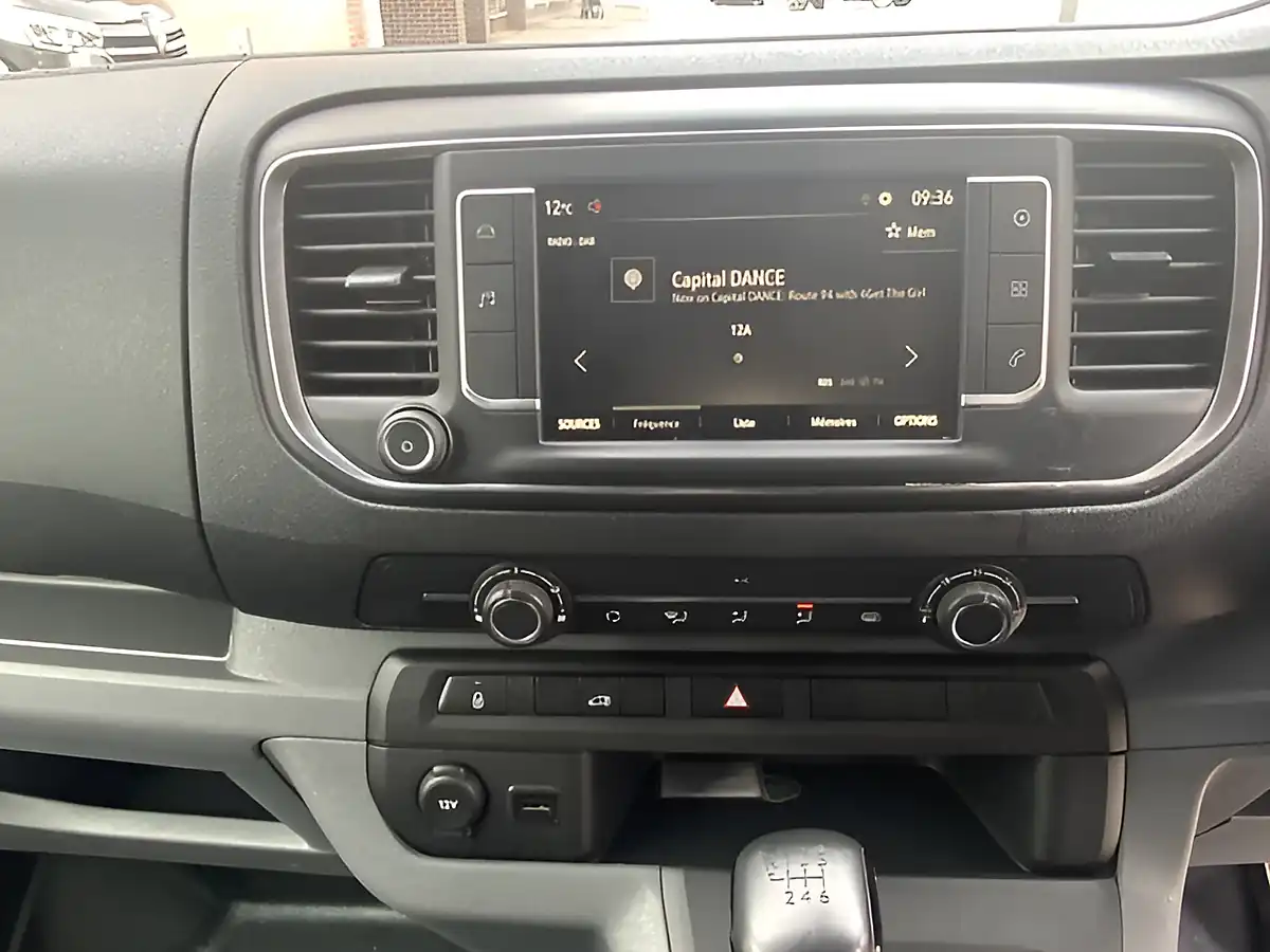 Used 2022 Vauxhall Vivaro Dynamic White - Interior and Exterior details 12