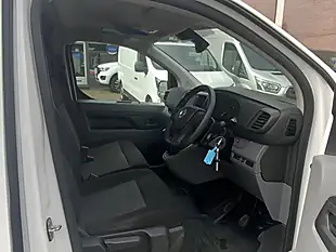Used 2022 Vauxhall Vivaro Dynamic White - Interior and Exterior details 13