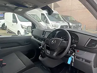 Used 2022 Vauxhall Vivaro Dynamic White - Interior and Exterior details 14