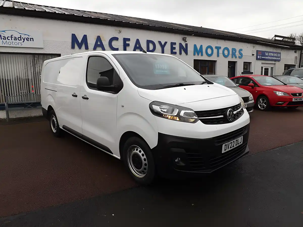 Used 2022 Vauxhall Vivaro Dynamic White - Front View