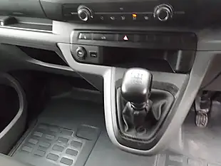 Used 2022 Vauxhall Vivaro Dynamic White - Interior and Exterior details 17
