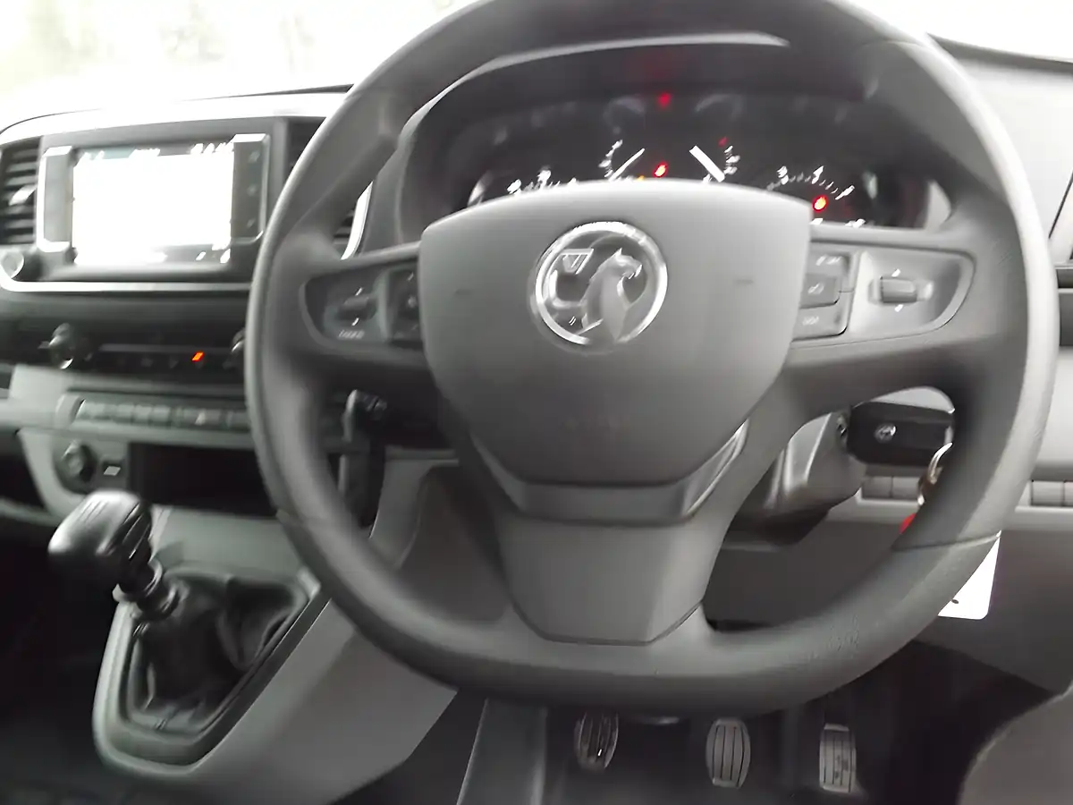 Used 2022 Vauxhall Vivaro Dynamic White - Interior and Exterior details 18