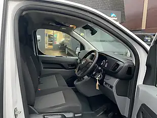 Used 2022 Vauxhall Vivaro Dynamic White - Interior and Exterior details 13