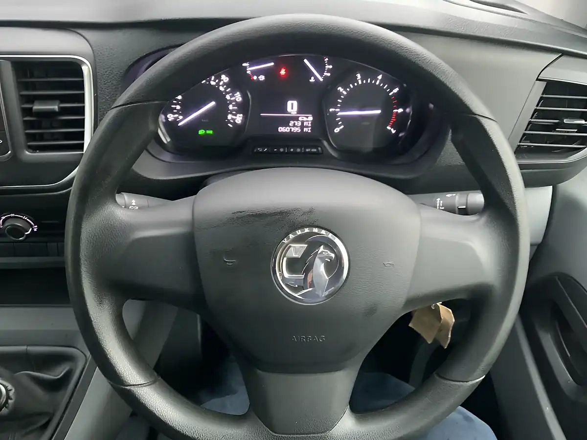 Used 2022 Vauxhall Vivaro Dynamic White - Interior and Exterior details 14