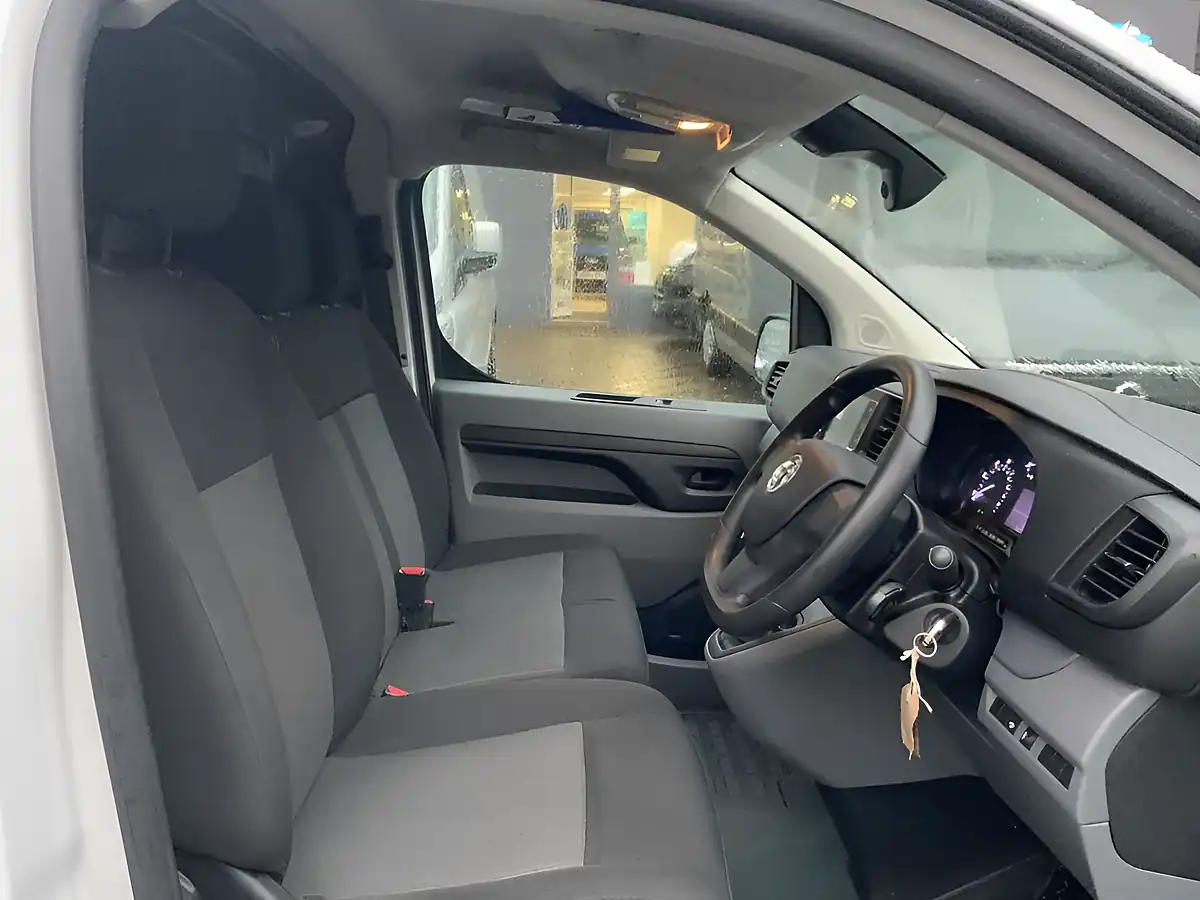 Used 2022 Vauxhall Vivaro Dynamic White - Interior and Exterior details 20