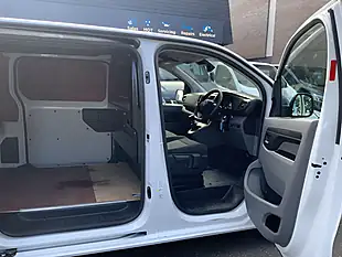 Used 2022 Vauxhall Vivaro Dynamic White - Interior and Exterior details 16