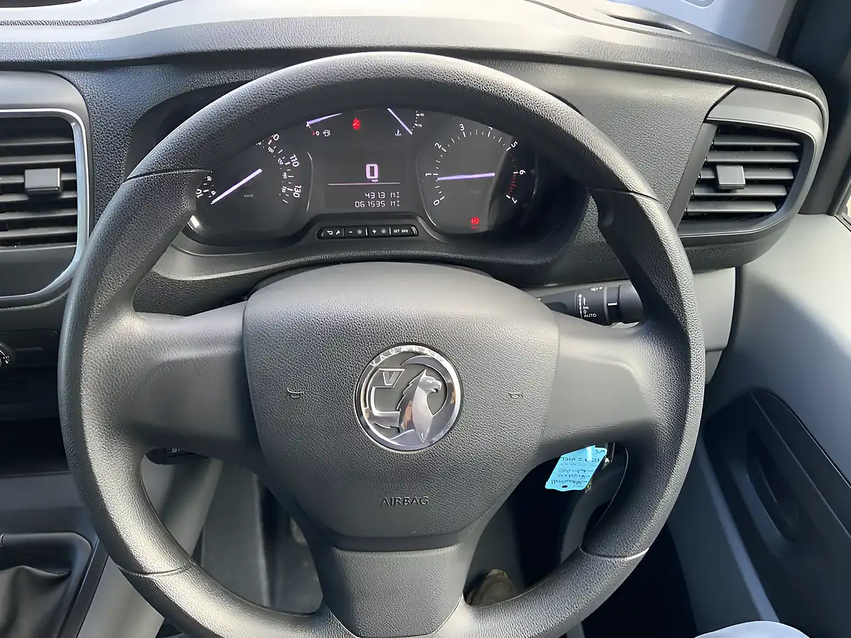 Used 2022 Vauxhall Vivaro Dynamic White - Interior and Exterior details 20