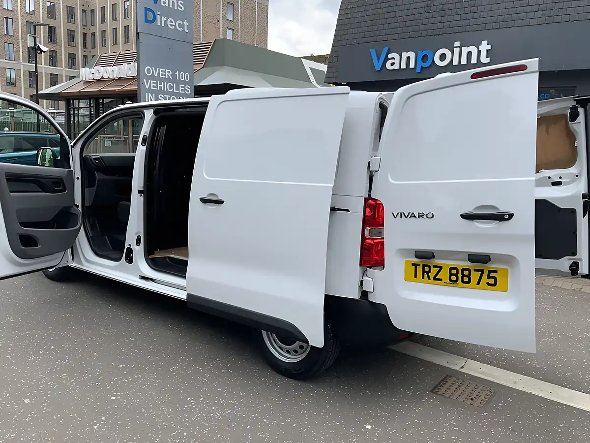 Used 2022 Vauxhall Vivaro Dynamic White - Interior and Exterior details 10