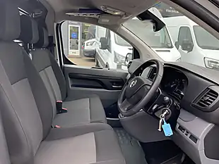 Used 2022 Vauxhall Vivaro Dynamic White - Interior and Exterior details 13