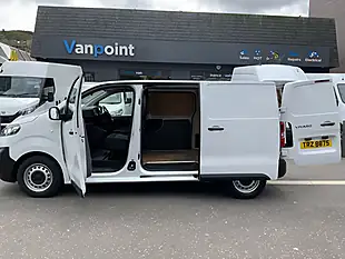Used 2022 Vauxhall Vivaro Dynamic White - Interior and Exterior details 9