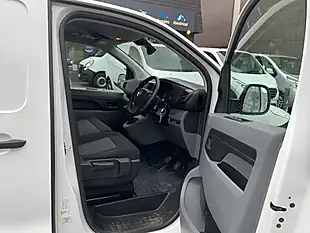 Used 2022 Vauxhall Vivaro Dynamic White - Interior and Exterior details 10