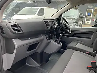 Used 2022 Vauxhall Vivaro Dynamic White - Interior and Exterior details 13
