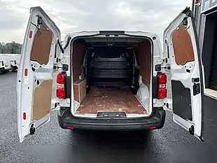 Used 2022 Vauxhall Vivaro Dynamic White - Interior and Exterior details 12