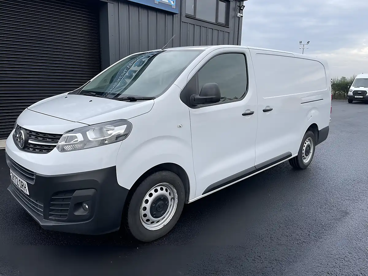 Used 2022 Vauxhall Vivaro Dynamic White - Interior and Exterior details 3