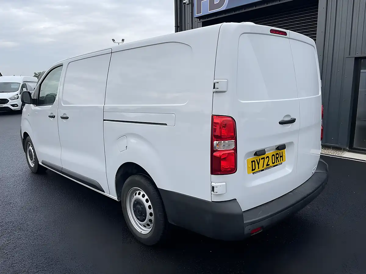 Used 2022 Vauxhall Vivaro Dynamic White - Interior and Exterior details 4