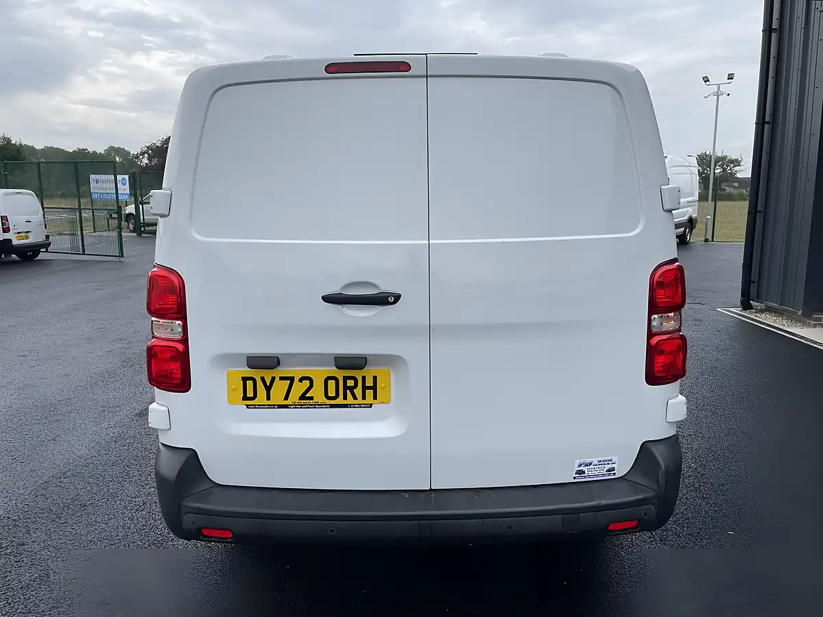 Used 2022 Vauxhall Vivaro Dynamic White - Interior and Exterior details 5