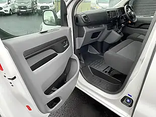 Used 2022 Vauxhall Vivaro Dynamic White - Interior and Exterior details 9