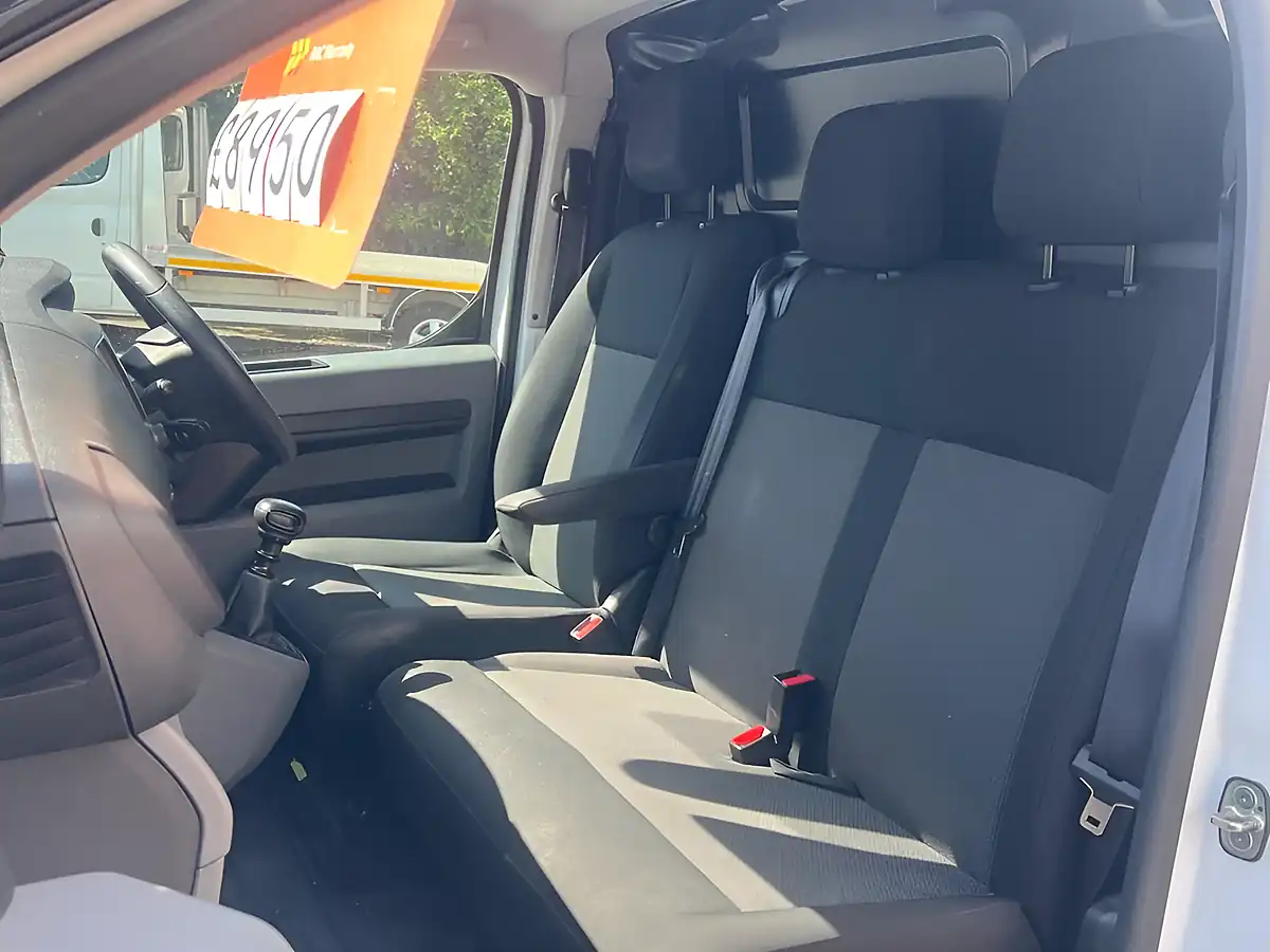 Used 2022 Vauxhall Vivaro Dynamic White - Interior and Exterior details 10