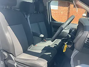 Used 2022 Vauxhall Vivaro Dynamic White - Interior and Exterior details 7
