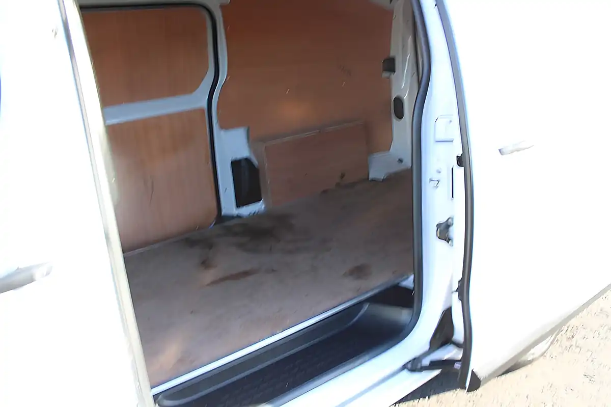 Used 2022 Vauxhall Vivaro Dynamic White - Interior and Exterior details 10