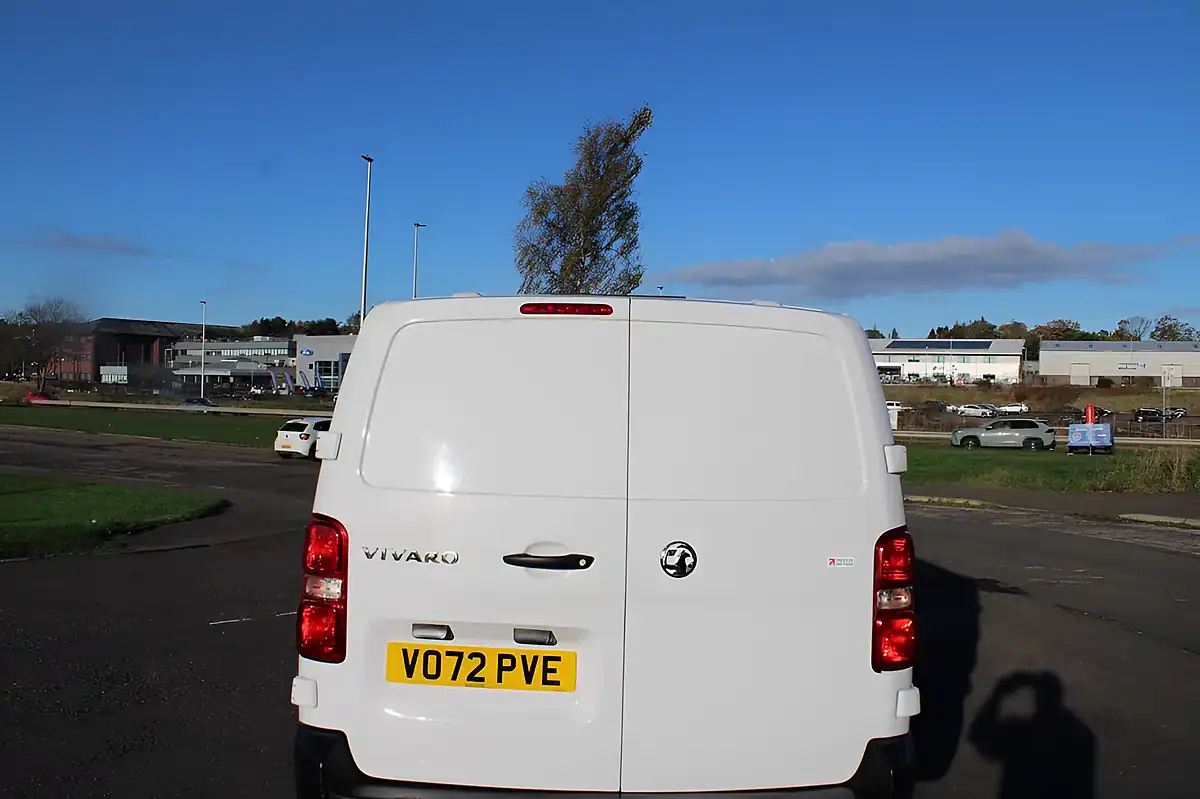Used 2022 Vauxhall Vivaro Dynamic White - Interior and Exterior details 7