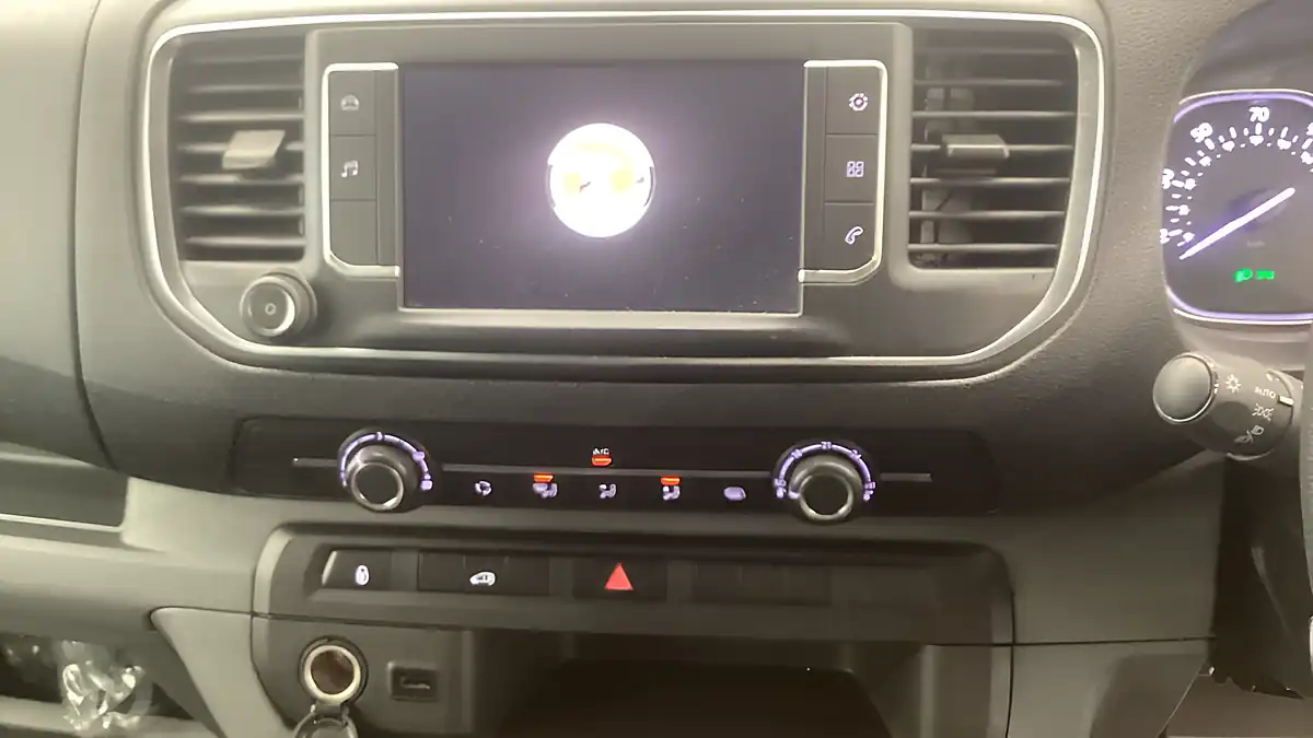 Used 2022 Vauxhall Vivaro Dynamic White - Interior and Exterior details 13