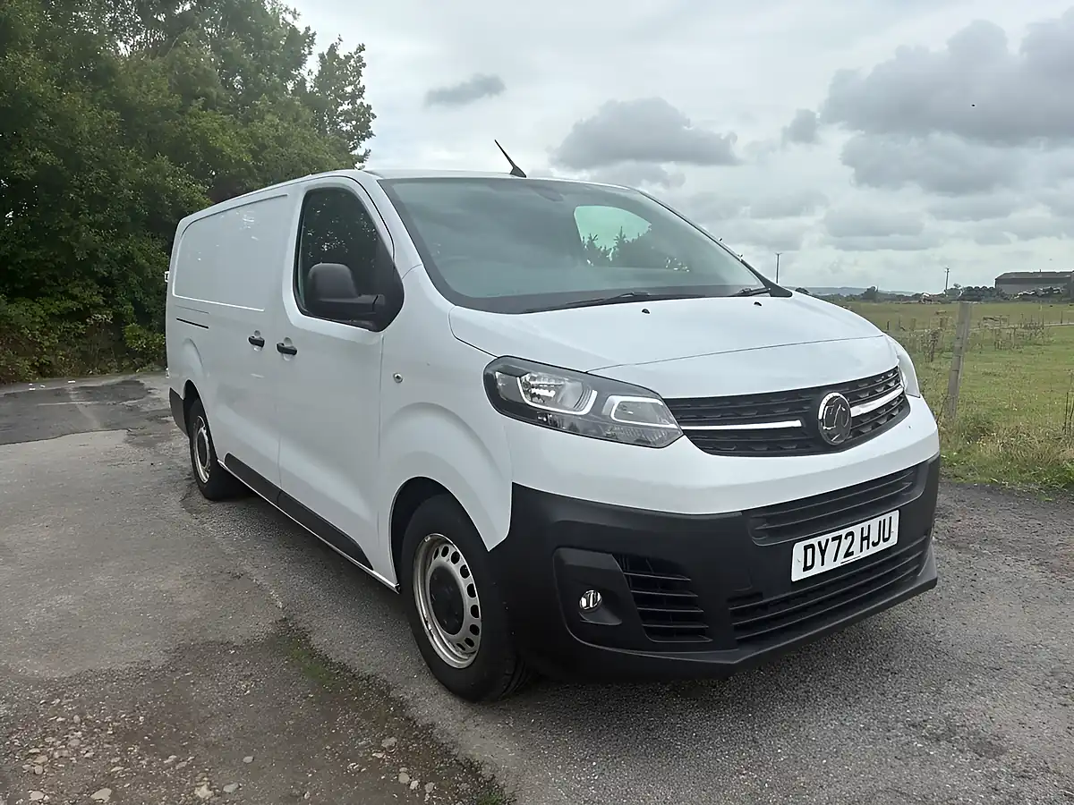 Used 2022 Vauxhall Vivaro Dynamic White - Front View