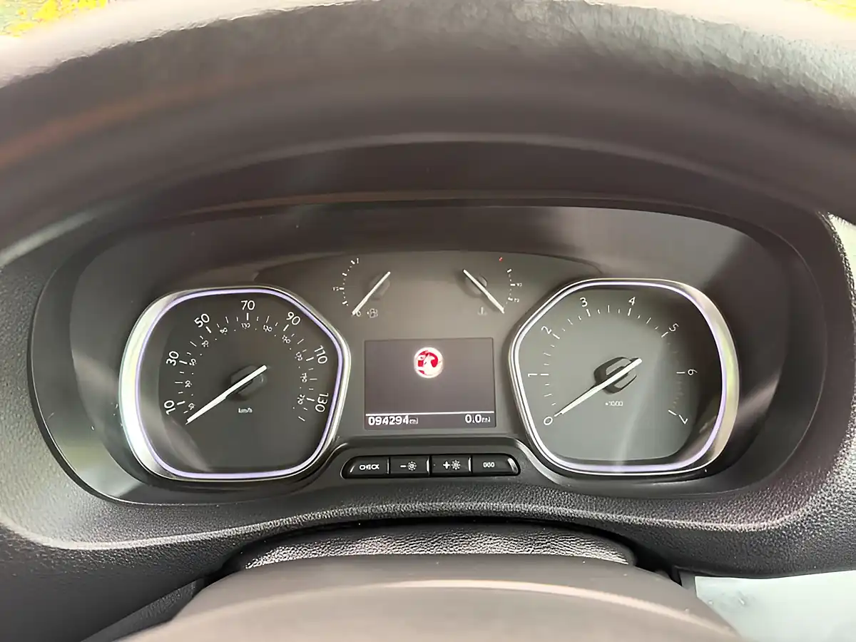 Used 2022 Vauxhall Vivaro Dynamic White - Interior and Exterior details 15