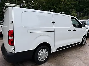 Used 2022 Vauxhall Vivaro Dynamic White - Interior and Exterior details 8