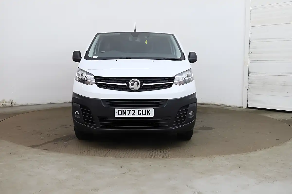 Used 2022 Vauxhall Vivaro Dynamic White - Front View