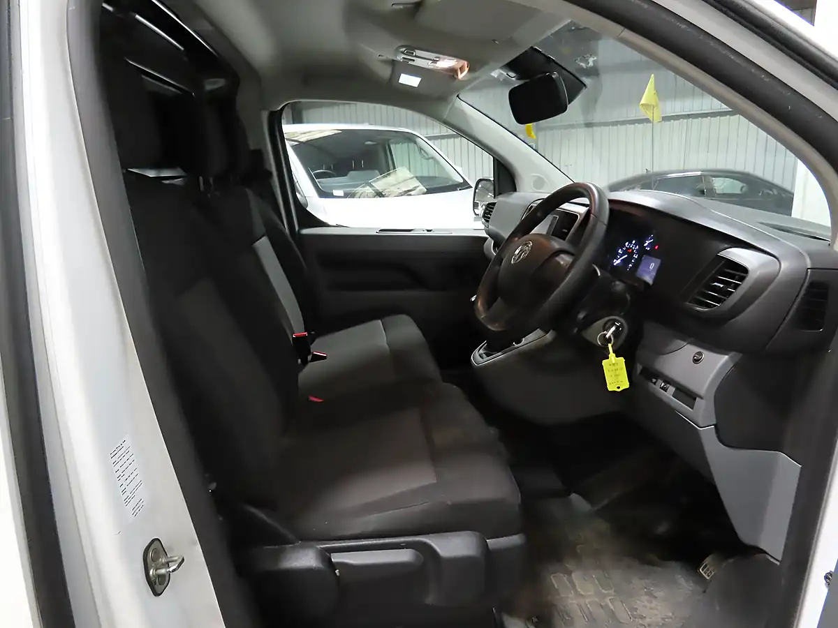 Used 2022 Vauxhall Vivaro Dynamic White - Interior and Exterior details 10